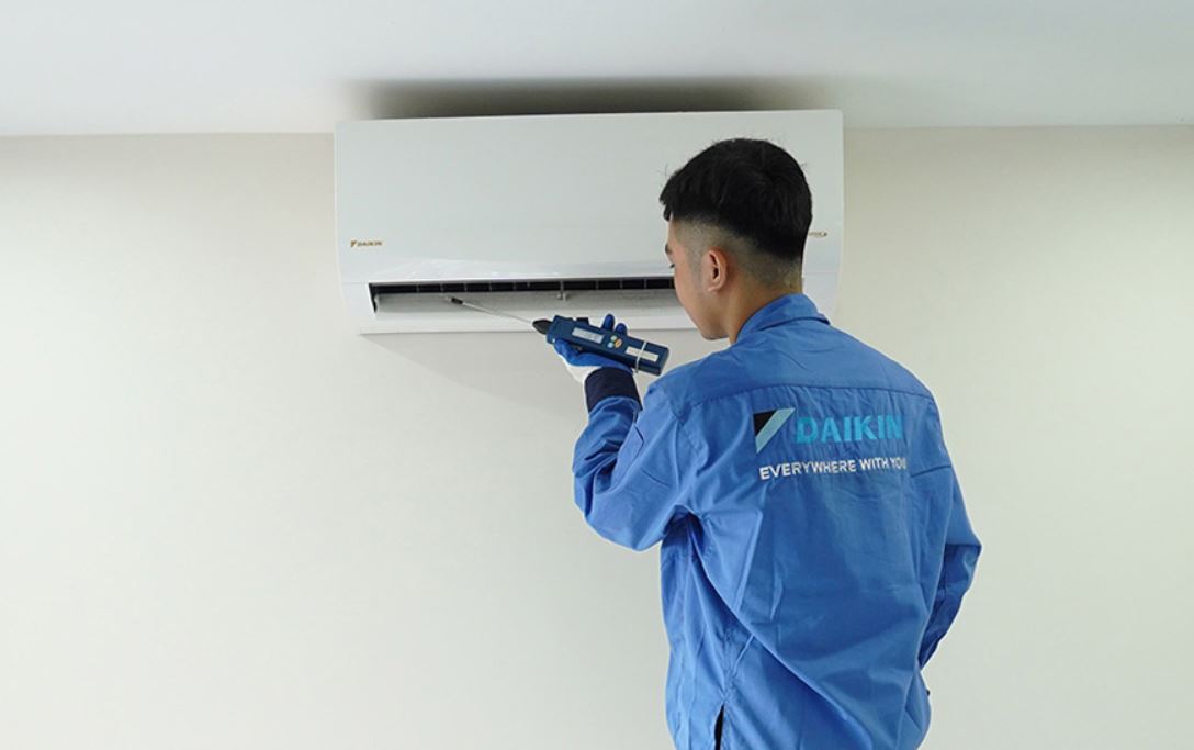 sửa máy lạnh daikin